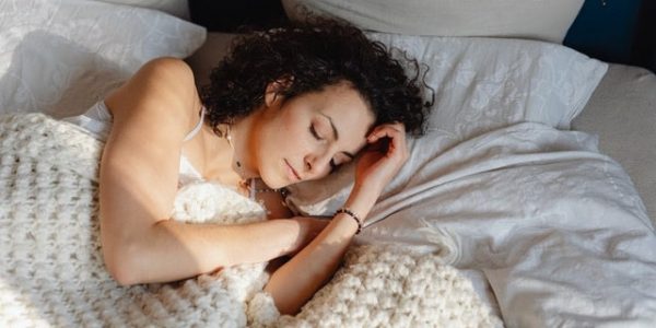 Sleeping Under Six Hours Linked to Heavier Periods in Women